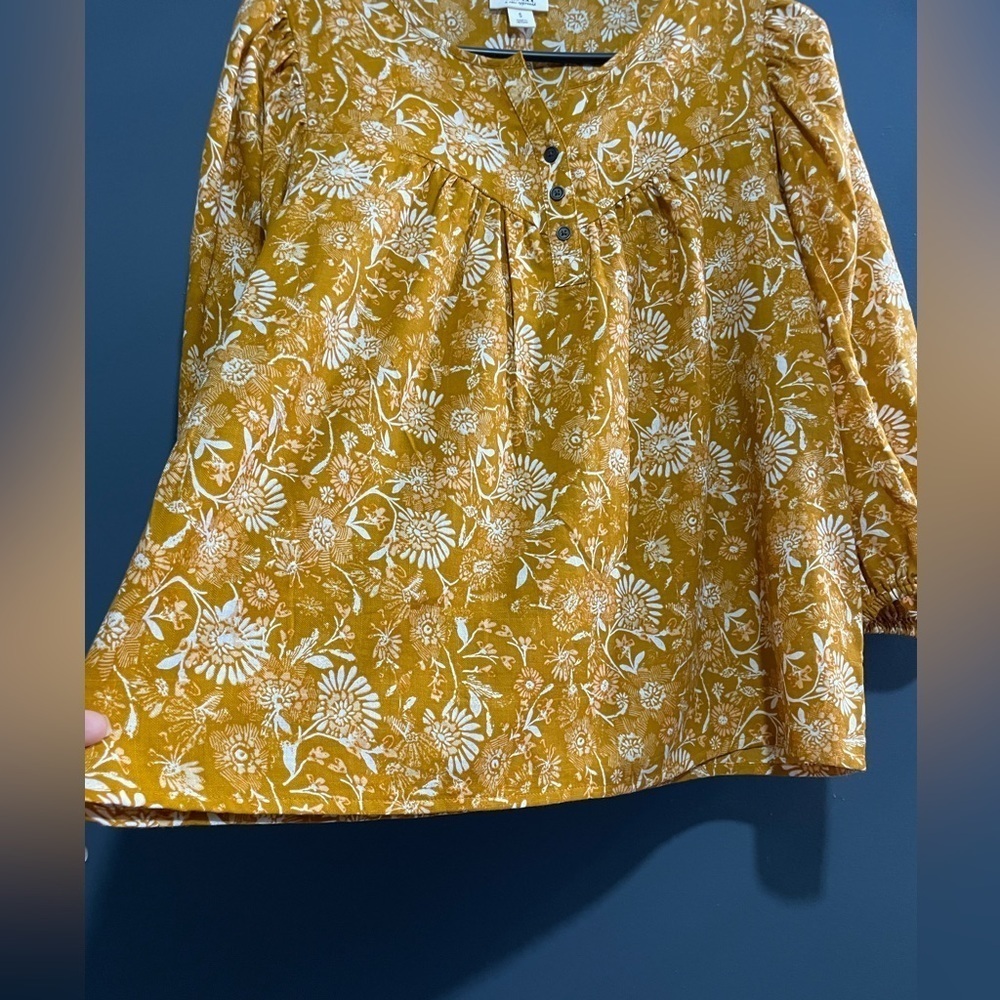 A.N.A Beautiful yellow blouse with white flowers size S - Picture 7 of 8